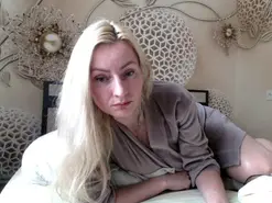 Amateur Live Sex Cam of Yourrealgirl