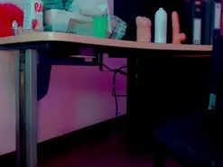 Amateur Live Porn of emeli_roushot