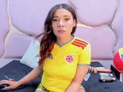 Amateur Sex Cam of Zafiroo_69