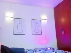 Amateur Nude Webcam of QueenLatina