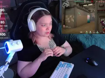 Bongacams Free Live Porn of AlinaAdams