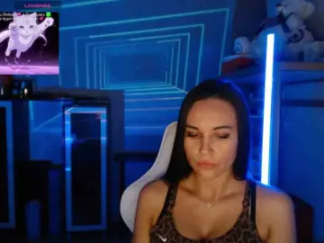 Bongacams Watch Live Sex Cams of QWEENII