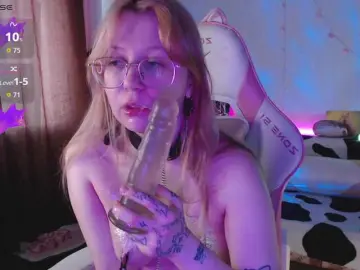 Bongacams Best live sex cam show of henby-streams