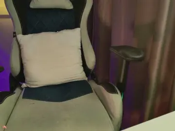 Bongacams Sex Cam of Pink-Donut