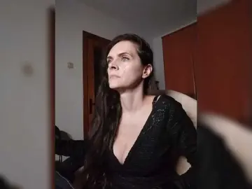 Bongacams Live Sex Cam of SexQueen11