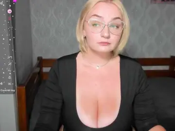 Bongacams Free Porn Cam of GreenEyesss