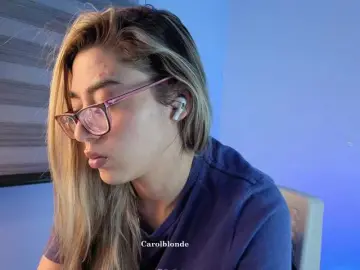 Bongacams Nude Webcam of Charlotte-glasses