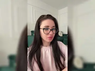 Bongacams Sex Cam of Chiaralovee