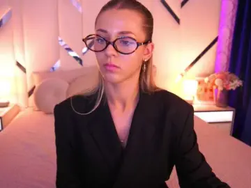 Bongacams Free Live Porn of LoveeDove