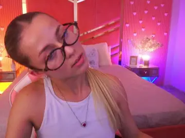 Bongacams Sex Cam of LoveeDove