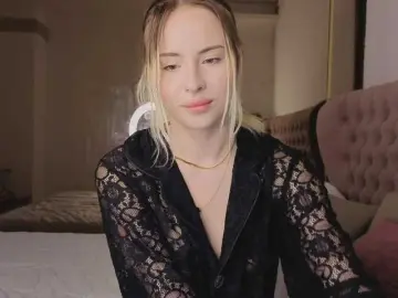 Bongacams Watch Live Sex Cams of Bella-crazyy