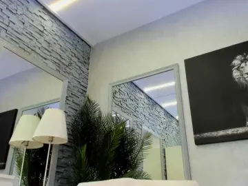 Bongacams Nude Webcam of Reina-Cummings