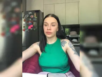 Bongacams Free Live Porn of MaidenCrystal