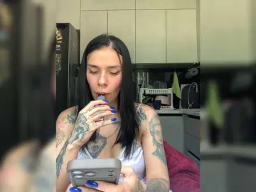 Bongacams Nude Webcam of MaidenCrystal