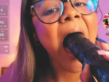Bongacams Watch Live Sex Cams of chelseea-bluey