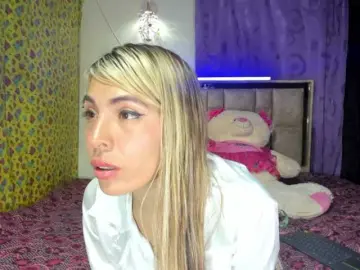 Bongacams Watch Live Sex Cams of daphnehot01