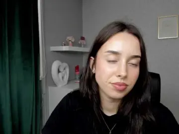 Bongacams Live Porn of adeleLive