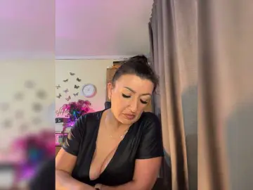 Bongacams Watch Live Sex Cams of Hotangel75