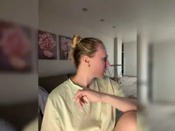 Bongacams Nude Webcam of HotWillow