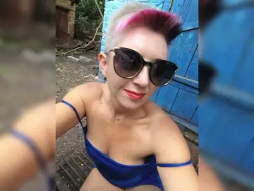 Bongacams Best live sex cam show of BUSINKA-25