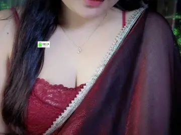 Bongacams Nude Webcam of QuestQueen