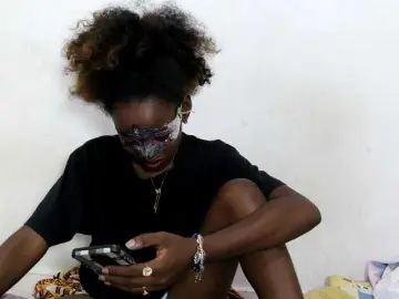 Bongacams Live Sex Cam of Hemreyi