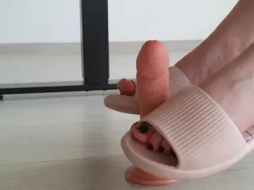 Bongacams Free Porn Cam of Feetbeth