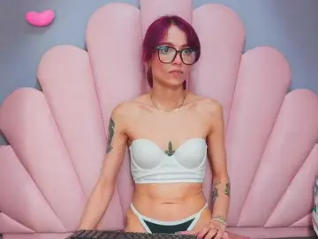 Bongacams Nude Webcam of LUCYMILLER