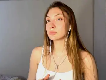 Bongacams Nude Webcam of MyrticeDollen