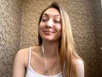 Bongacams Adult Video Chat of MyrticeDollen