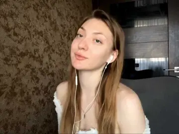 Bongacams Live Porn of MyrticeDollen