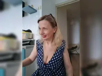 Bongacams Best Webcam of ShiningMILF