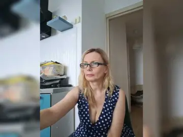 Bongacams Best live sex cam show of ShiningMILF