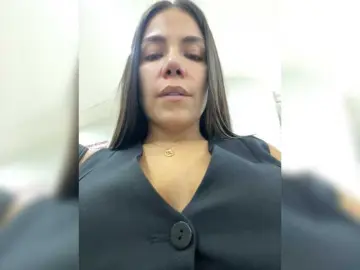 Bongacams Watch Live Sex Cams of APRILHILL
