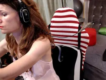 Bongacams Nude Webcam of kellysurfing