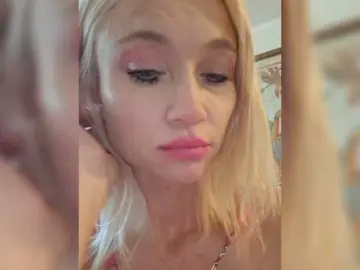 Bongacams Nude Webcam of AlinaLoves