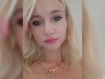 Bongacams Watch Live Sex Cams of AlinaLoves