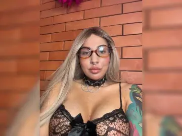 Bongacams Best Webcam of CosmoV1be