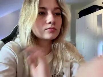 Bongacams Watch Live Sex Cams of FlippyPippy