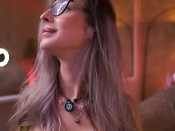 Bongacams Watch Live Sex Cams of MaddieBryggs