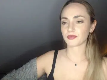 Bongacams Watch Live Sex Cams of ScarlettXQueen
