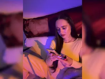 Bongacams Watch Live Sex Cams of OriginalHOOLi