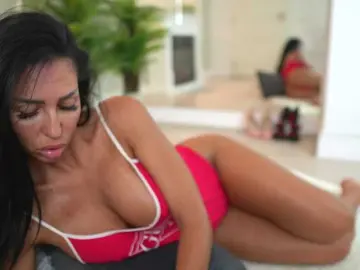 Bongacams Best live sex cam show of MyaBlack