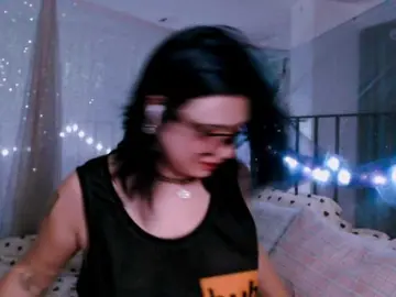 Bongacams Watch Live Sex Cams of mymoonstar