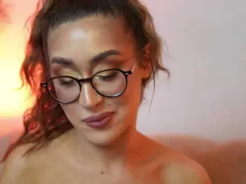 Bongacams Live Sex Cam of AileenKiss