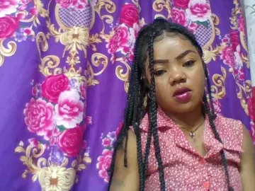 Bongacams Watch Live Sex Cams of Elyah1a