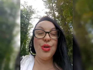 Bongacams Watch Live Sex Cams of ViktoryDimond