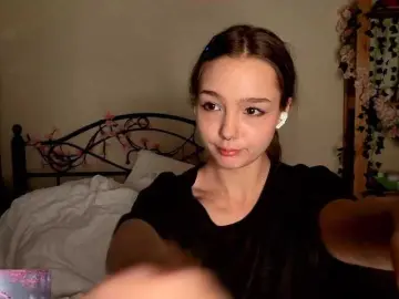 Bongacams Adult Video Chat of HoneyComfya