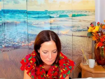 Bongacams Watch Live Sex Cams of SatyneQueen
