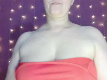 Bongacams Free Porn Cam of SoftMoon